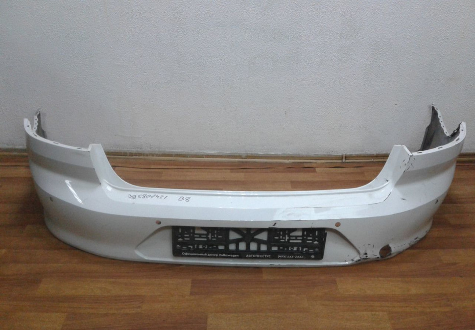 Бампер задний Volkswagen Passat B8 oem 3g5807421 (мал. трещ., потертость)