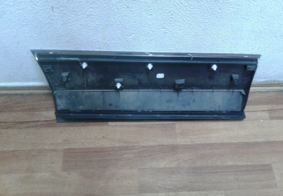 Молдинг двери задний левый Volkswagen Tiguan 2 oem 5na854949 (скл-3) Молдинг двери задний левый Volkswagen Tiguan 2 oem 5na854949 (скл-3)