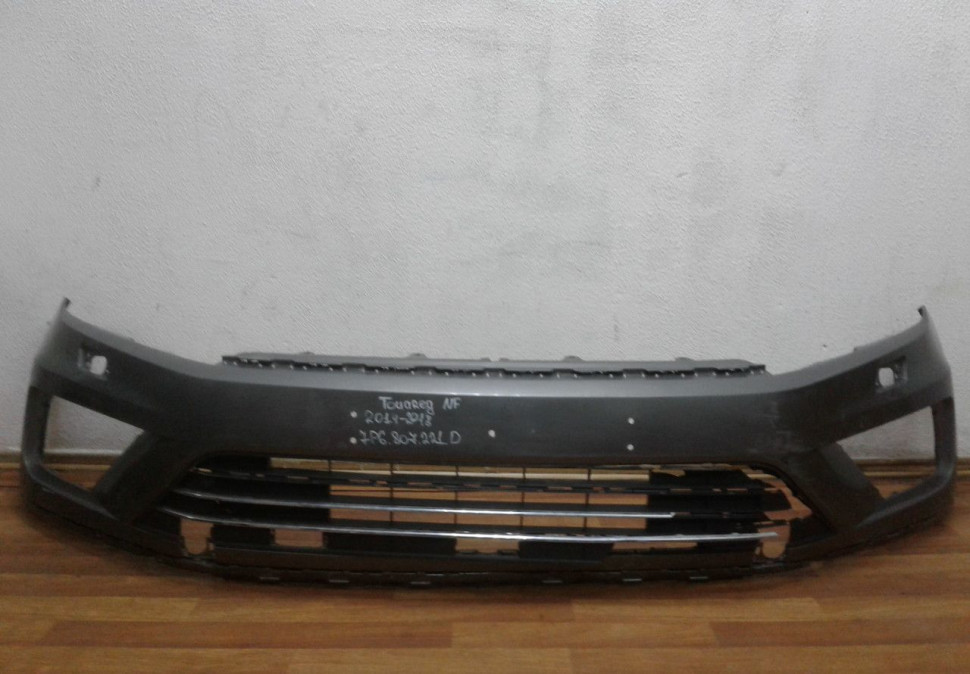 Бампер передний Volkswagen Touareg Nf 7p6807221D