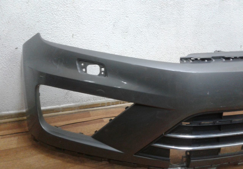 Бампер передний Volkswagen Touareg Nf 7p6807221D Бампер передний Volkswagen Touareg Nf 7p6807221D