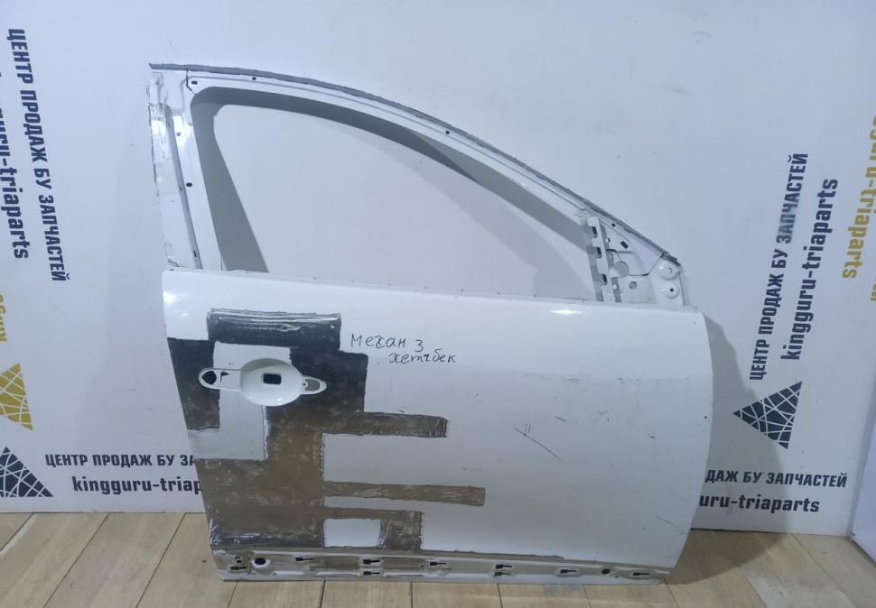 Дверь передняя правая Renault Megane 3 OEM 801009742R
