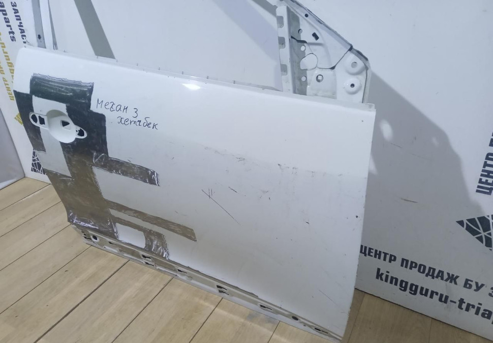 Дверь передняя правая Renault Megane 3 OEM 801009742R