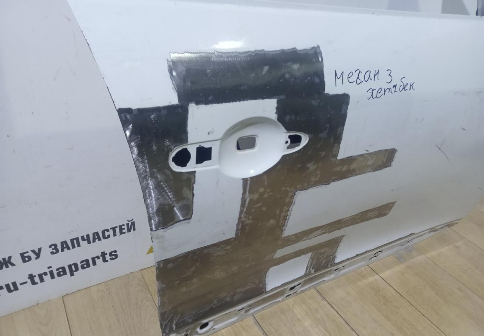 Дверь передняя правая Renault Megane 3 OEM 801009742R
