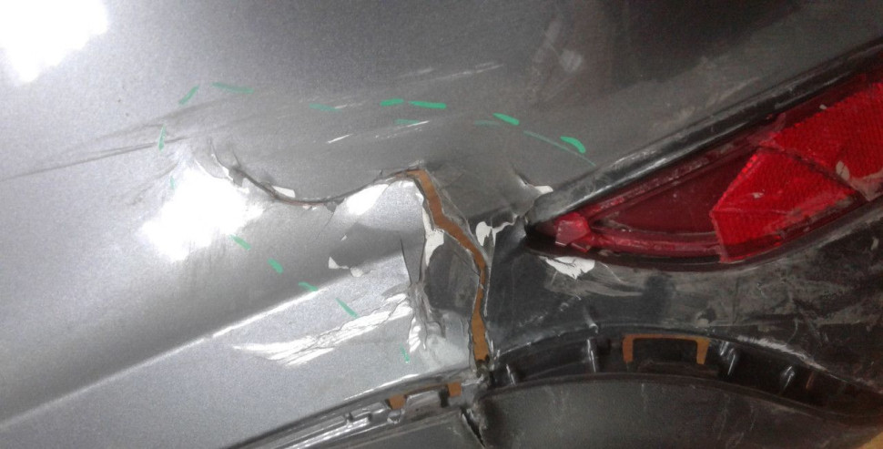 Бампер задний Volkswagen Jetta 6 рестайл oem 5c6807421 (трещина)