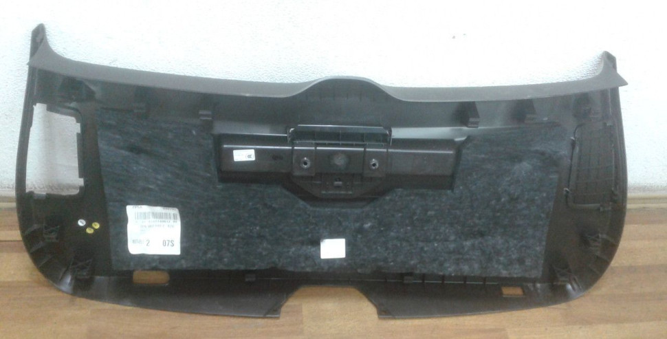 Обивка крышки багажника Volkswagen Touareg NF oem 7P6867601A (скл-3) Обивка крышки багажника Volkswagen Touareg NF oem 7P6867601A (скл-3)