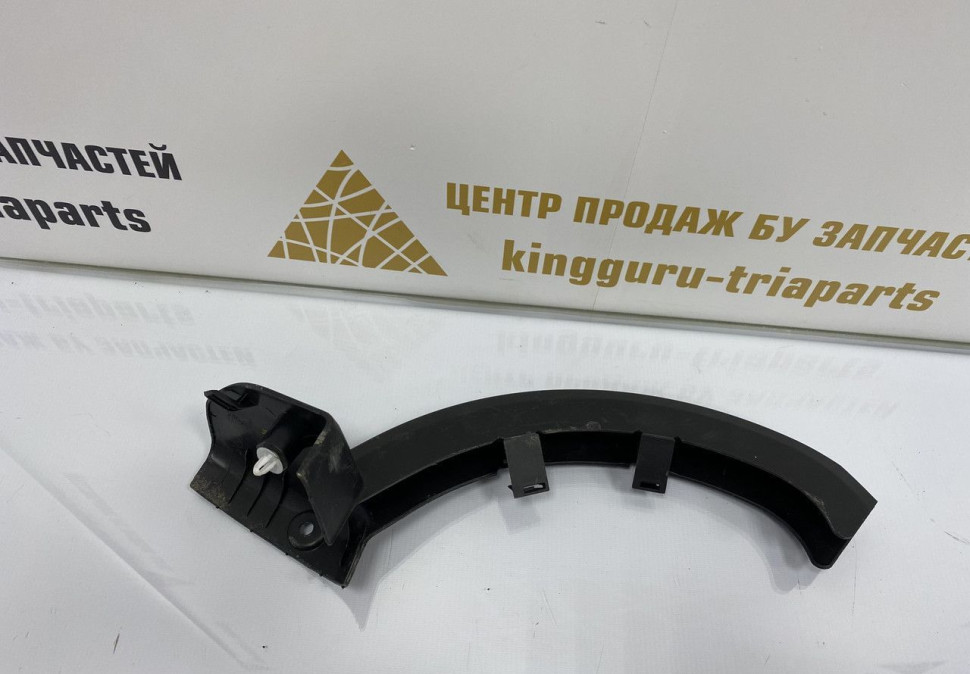 Облицовка петли крышки багажника правая BMW 5 G30 OEM 51497383563
