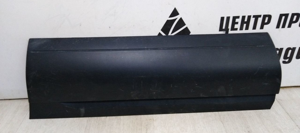 Молдинг двери задний левый Volkswagen Touareg NF oem 7P6854949H