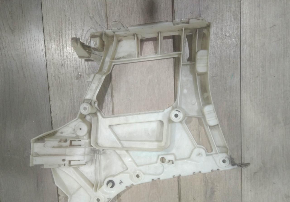 Кронштейн заднего бампера правый бу BMW 3 G20 M-Pack OEM 51128069394 Кронштейн заднего бампера правый бу BMW 3 G20 M-Pack OEM 51128069394