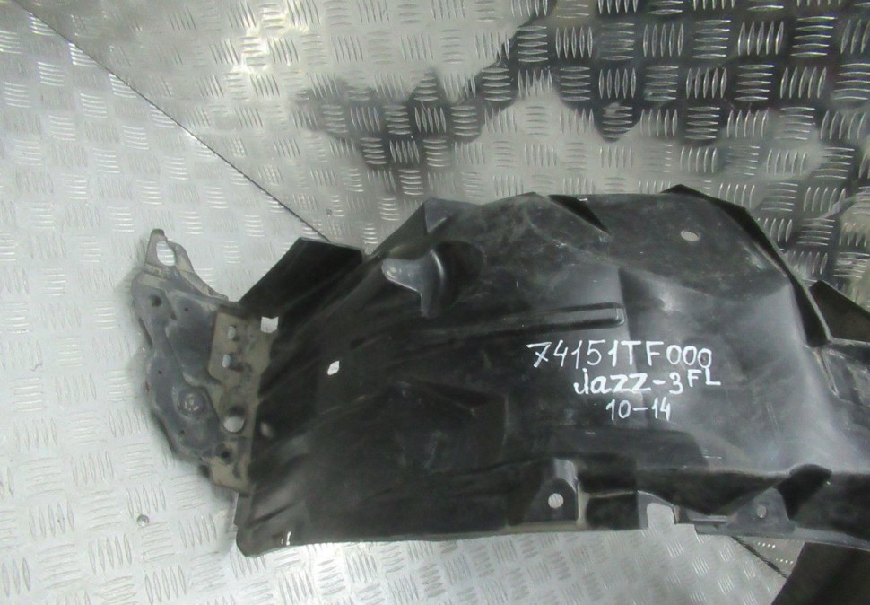 Подкрылок передний левый Honda Jazz 2 oem 74151TF000 Подкрылок передний левый Honda Jazz 2 oem 74151TF000