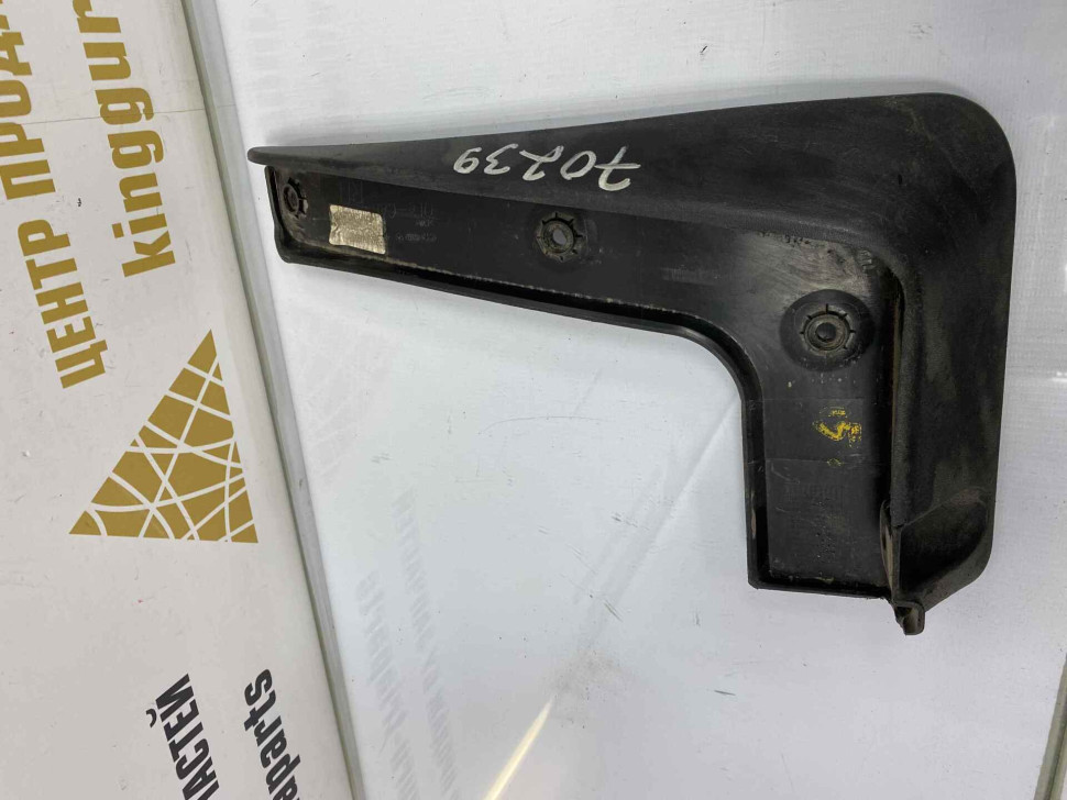 Брызговик передний правый Kia Sportage 4 2016 oem 86832f1000