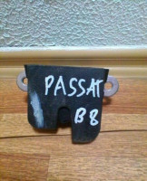 Замок крышки багажника Volkswagen Passat B8