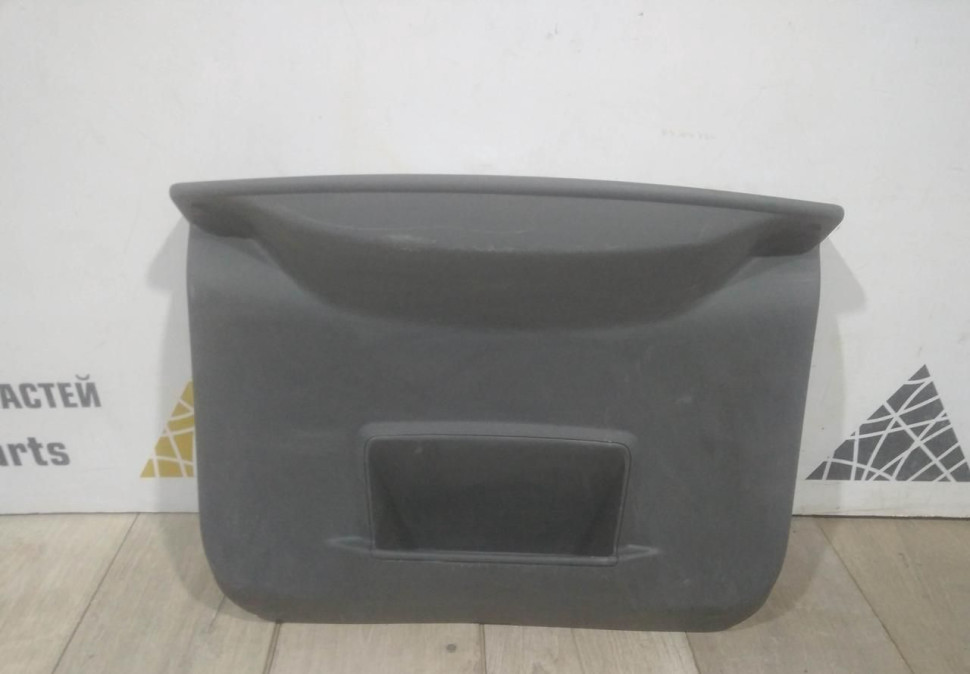 Обивка крышки багажника бу Renault Duster OEM 909008769R