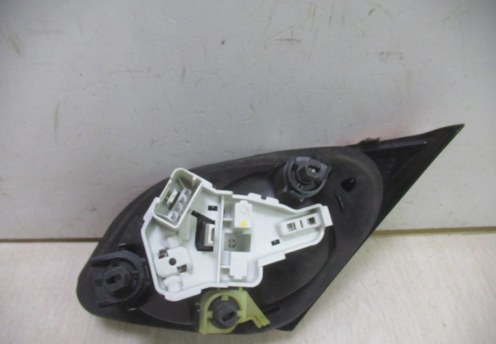 Фонарь левый внутренний Volkswagen Passat CC oem 3c8945093f