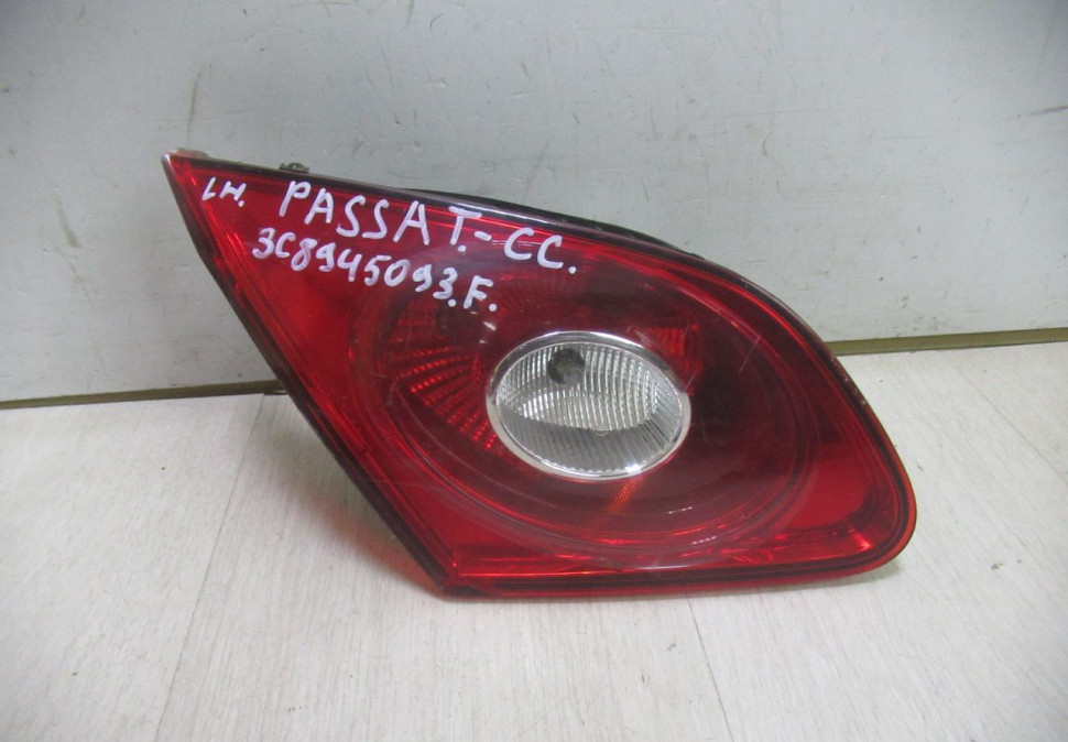 Фонарь левый внутренний Volkswagen Passat CC oem 3c8945093f Фонарь левый внутренний Volkswagen Passat CC oem 3c8945093f