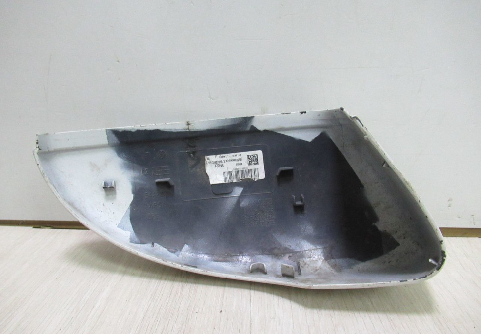 Крышка зеркала левая Volkswagen Passat  B6  3c0857537