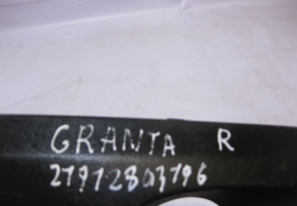 Решётка рамка птф правая Lada Granta (скл-3)