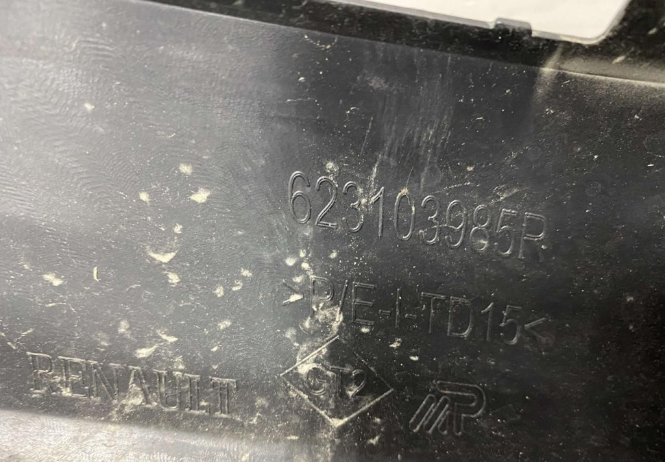 Решетка радиатора Renault Kaptur OEM 623103985R Решетка радиатора Renault Kaptur OEM 623103985R