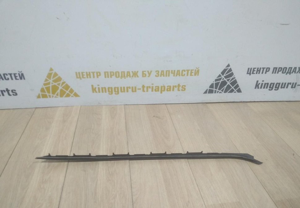 Молдинг лобового стекла правый бу BMW 3 F30 рестайлинг OEM 51317258188