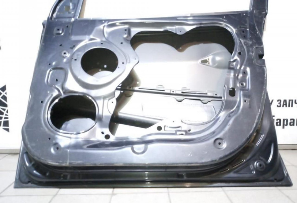 Дверь передняя правая Hyundai IX35 oem 760042Y010 (скл-3)