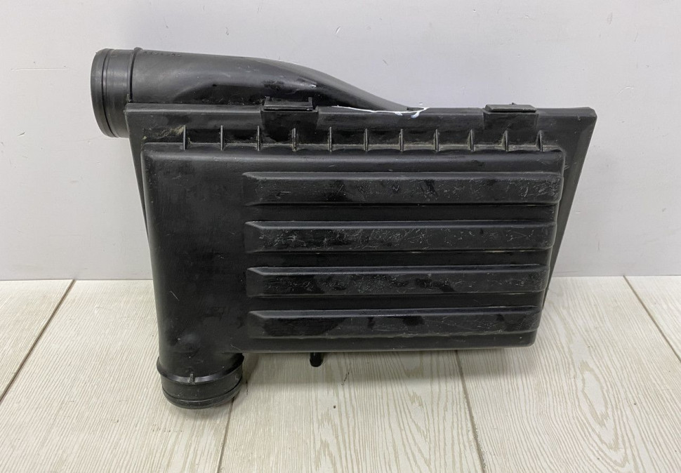Корпус воздушного фильтра бу Skoda Rapid / Volkswagen Golf 7 OEM 04E129611G