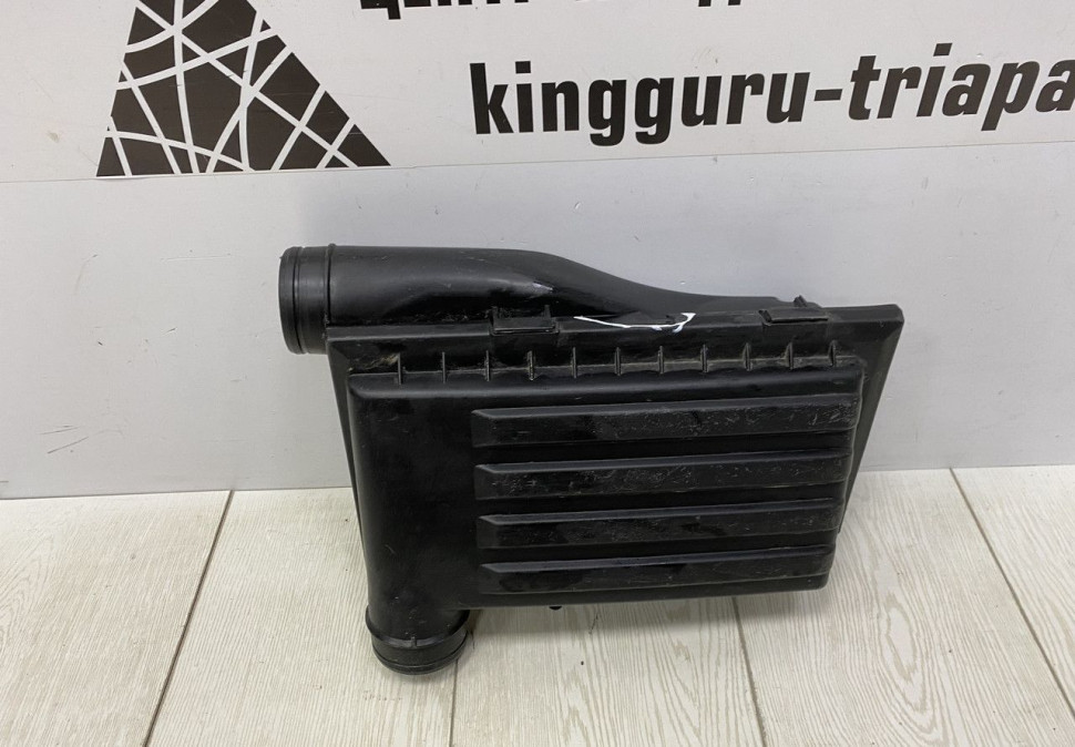 Корпус воздушного фильтра бу Skoda Rapid / Volkswagen Golf 7 OEM 04E129611G Корпус воздушного фильтра бу Skoda Rapid / Volkswagen Golf 7 OEM 04E129611G