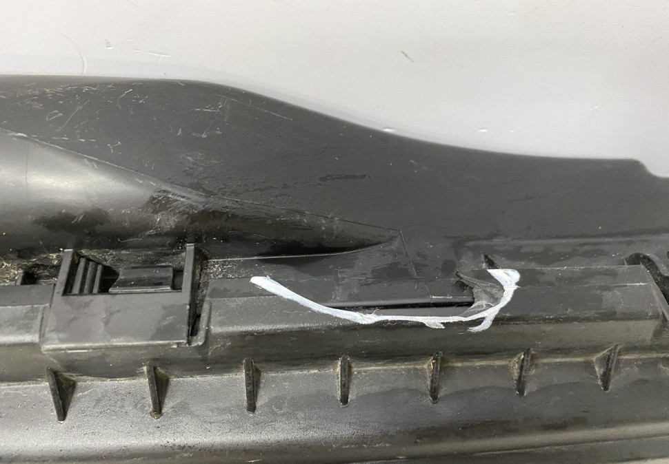 Корпус воздушного фильтра бу Skoda Rapid / Volkswagen Golf 7 OEM 04E129611G Корпус воздушного фильтра бу Skoda Rapid / Volkswagen Golf 7 OEM 04E129611G