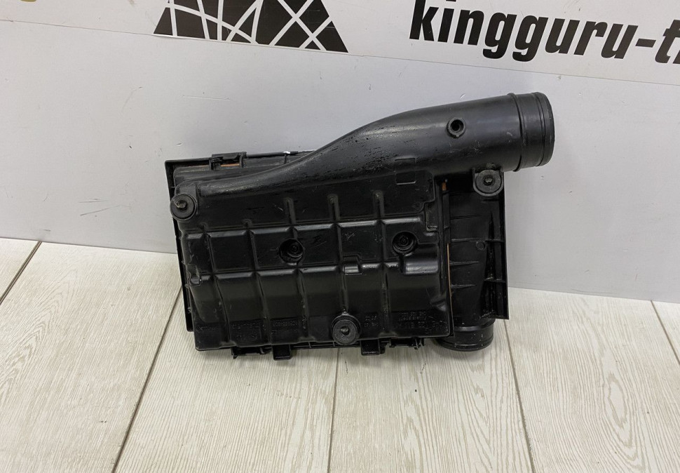 Корпус воздушного фильтра бу Skoda Rapid / Volkswagen Golf 7 OEM 04E129611G Корпус воздушного фильтра бу Skoda Rapid / Volkswagen Golf 7 OEM 04E129611G