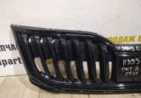 Решетка радиатора бу Skoda Octavia A7 рестайлинг OEM 5E0853653C
