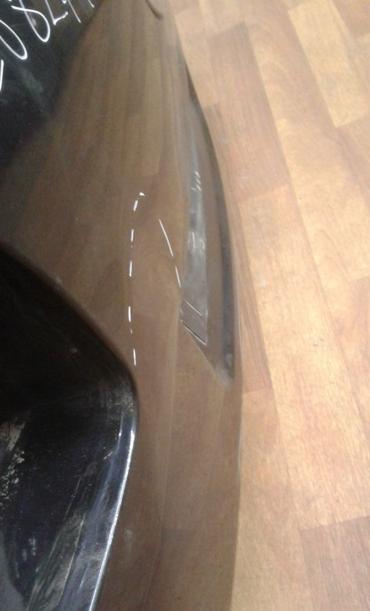 Крышка багажника Volkswagen Touareg 1 oem 7l6827105 (вмятина) Крышка багажника Volkswagen Touareg 1 oem 7l6827105 (вмятина)