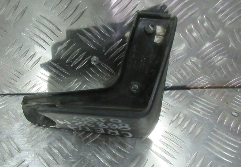 Брызговик задний правый Hyundai Creta 1 oem 86832m0100