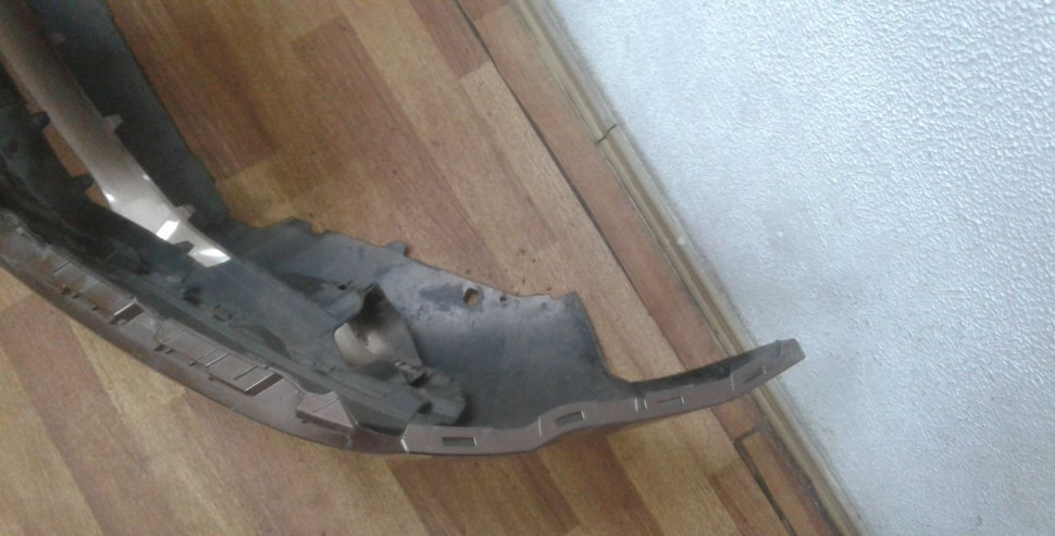 Бампер передний Lada X-Ray oem 6202281362 (трещины) (скл-3) Бампер передний Lada X-Ray oem 6202281362 (трещины) (скл-3)