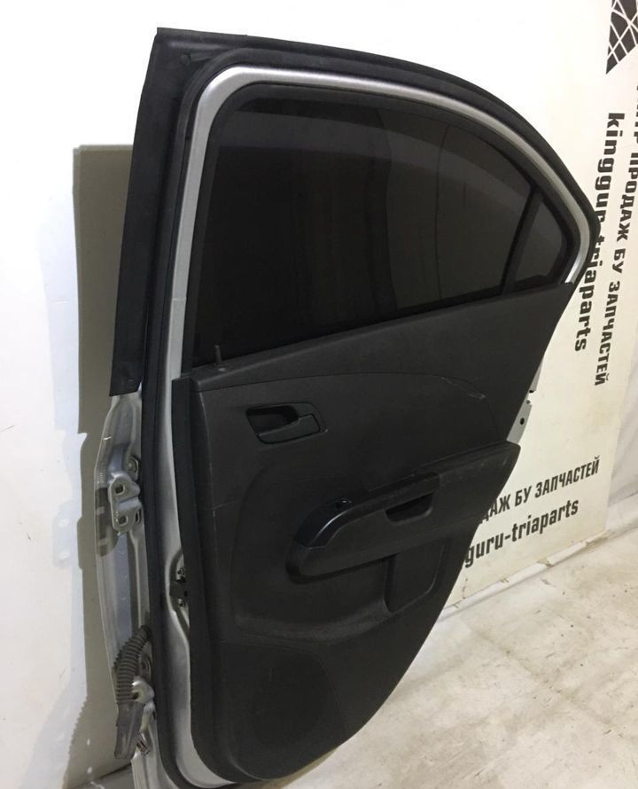 Дверь задняя правая Chevrolet Aveo 2 T300 седан oem 96893658  ) (скл-3)
