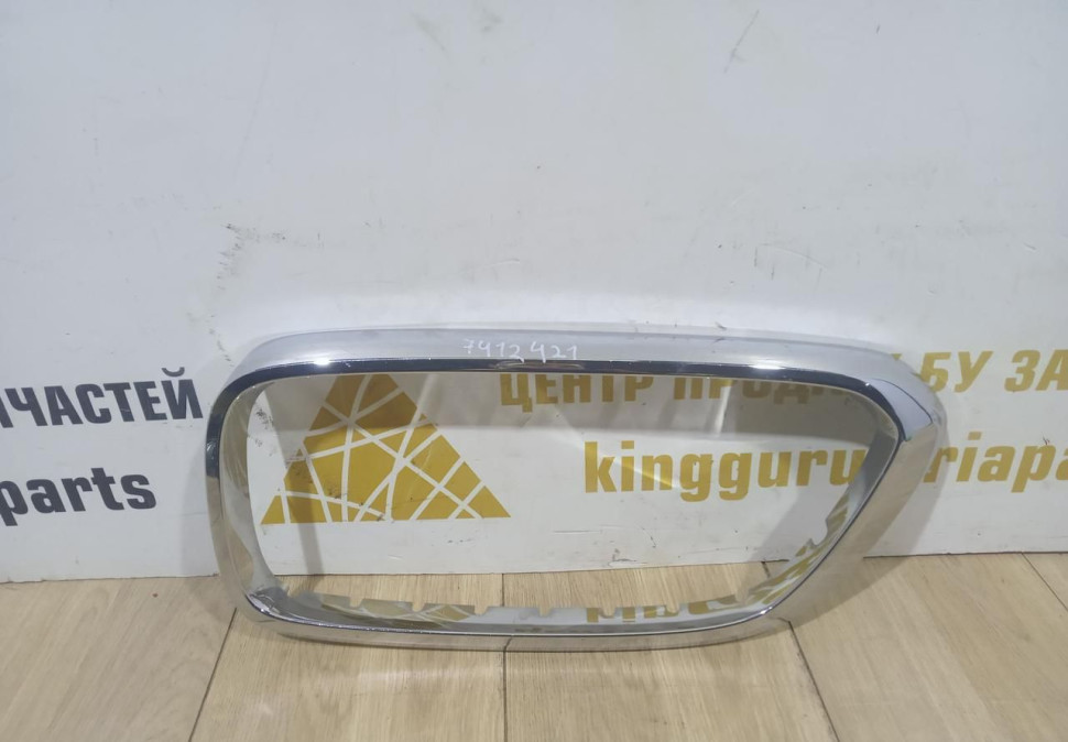 Молдинг решетки радиатора левая бу BMW 6 G32 OEM 51137412421