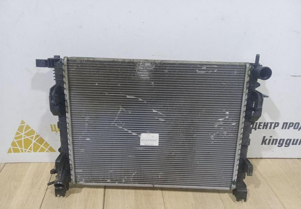Радиатор охлаждения бу Renault Kaptur OEM 214108042R