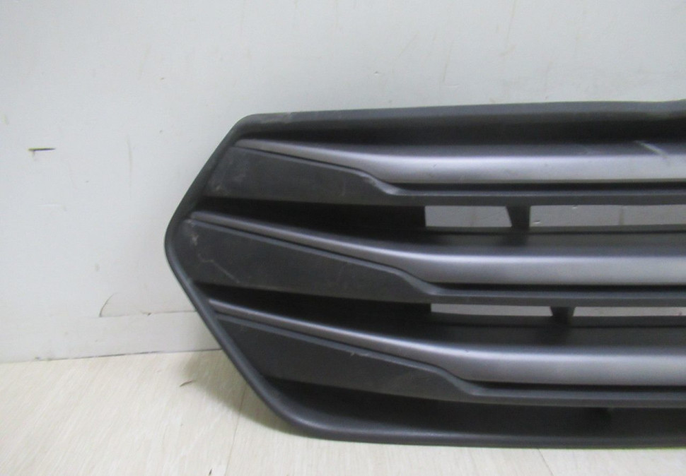 Решетка радиатора Hyundai Creta oem 86351M0000 (в хорошем состоянии) (скл-3)