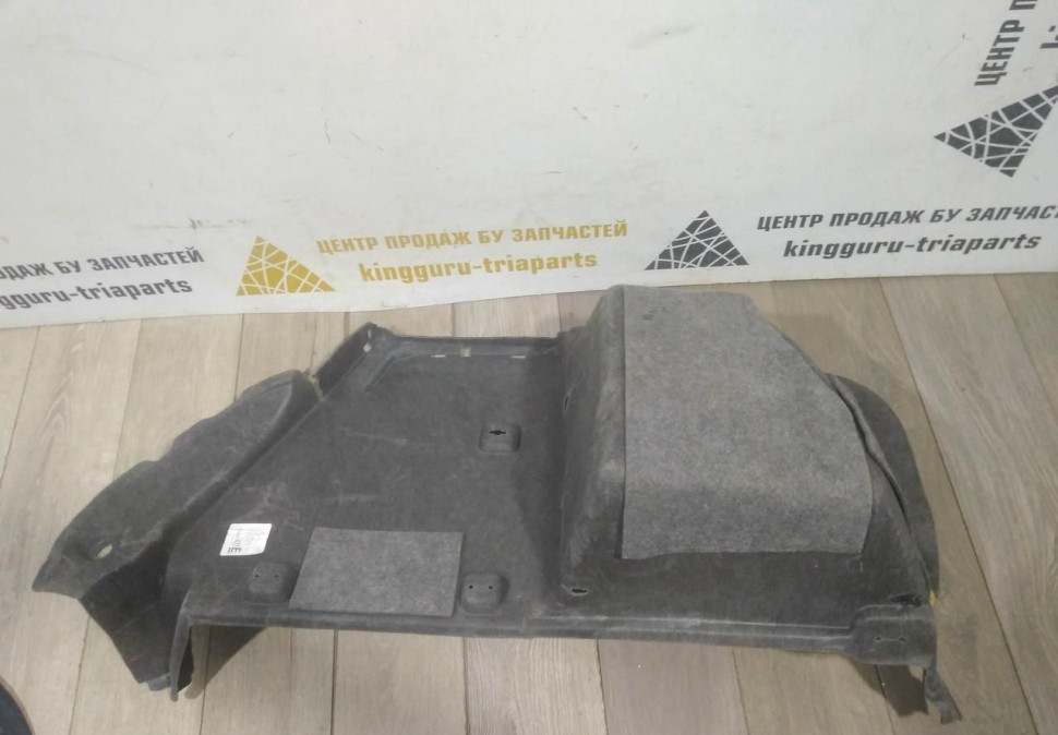 Обивка багажника левая бу Skoda Octavia A7 OEM 5EU867427E Обивка багажника левая бу Skoda Octavia A7 OEM 5EU867427E