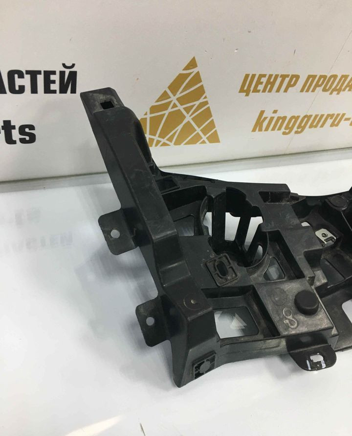 Кронштейн заднего бампера правый BMW X7 G07 M-Pack OEM 51128069902 Кронштейн заднего бампера правый BMW X7 G07 M-Pack OEM 51128069902