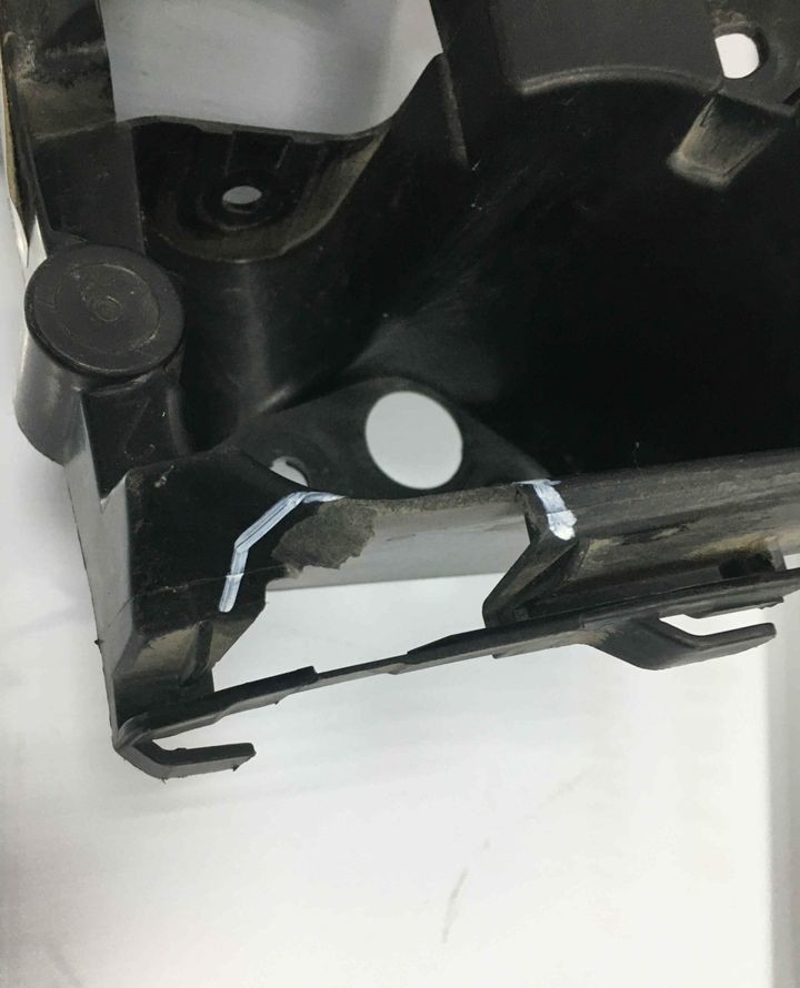 Кронштейн заднего бампера правый BMW X7 G07 M-Pack OEM 51128069902 Кронштейн заднего бампера правый BMW X7 G07 M-Pack OEM 51128069902