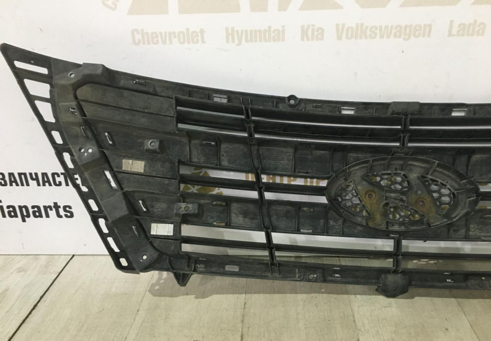 Решетка радиатора Hyundai Grand Starex (07-15) Oem 865614H500