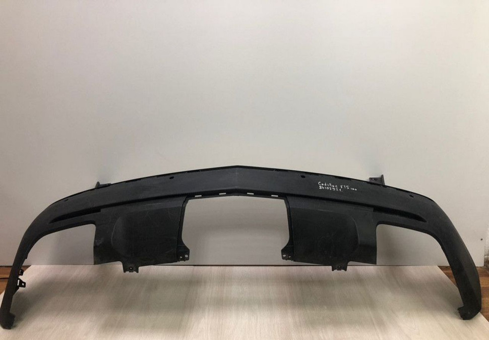Бампер задний Cadillac XT5 oem 84102921 (скл-3) Бампер задний Cadillac XT5 oem 84102921 (скл-3)