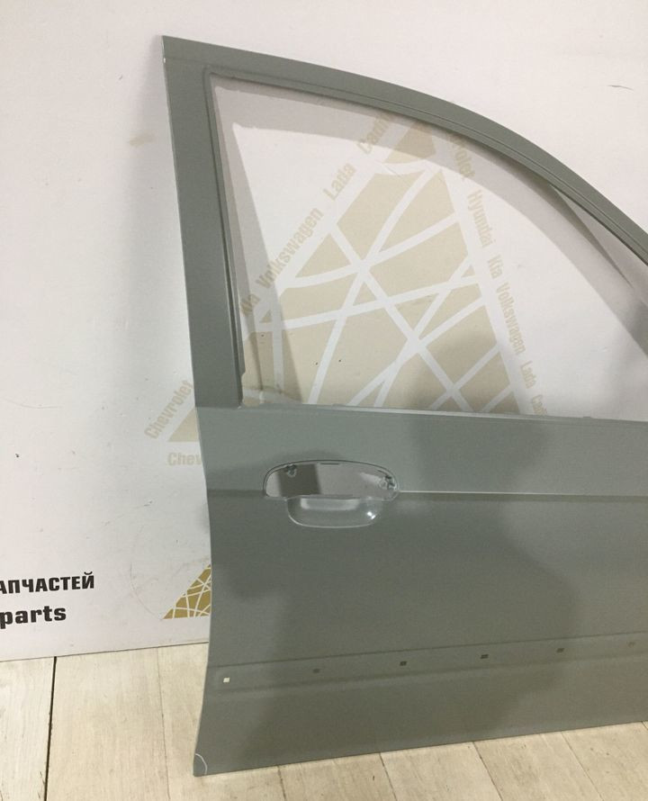 Панель передней правое двери Hyundai Getz 2002-2011 OEM 761211C010 Панель передней правое двери Hyundai Getz 2002-2011 OEM 761211C010