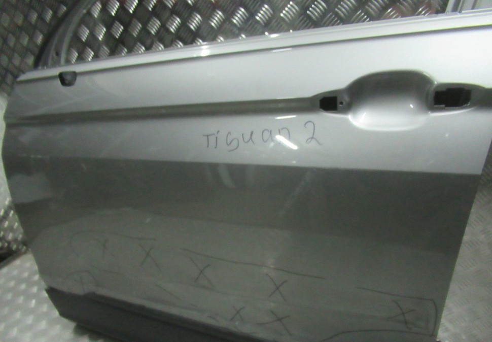 Дверь передняя левая Volkswagen Tiguan 2 (17>) oem 5NA831055K (скл-3) Дверь передняя левая Volkswagen Tiguan 2 (17>) oem 5NA831055K (скл-3)