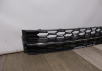 Решетка переднего бампера бу Skoda Octavia A7 рестайлинг OEM 5E0853677K