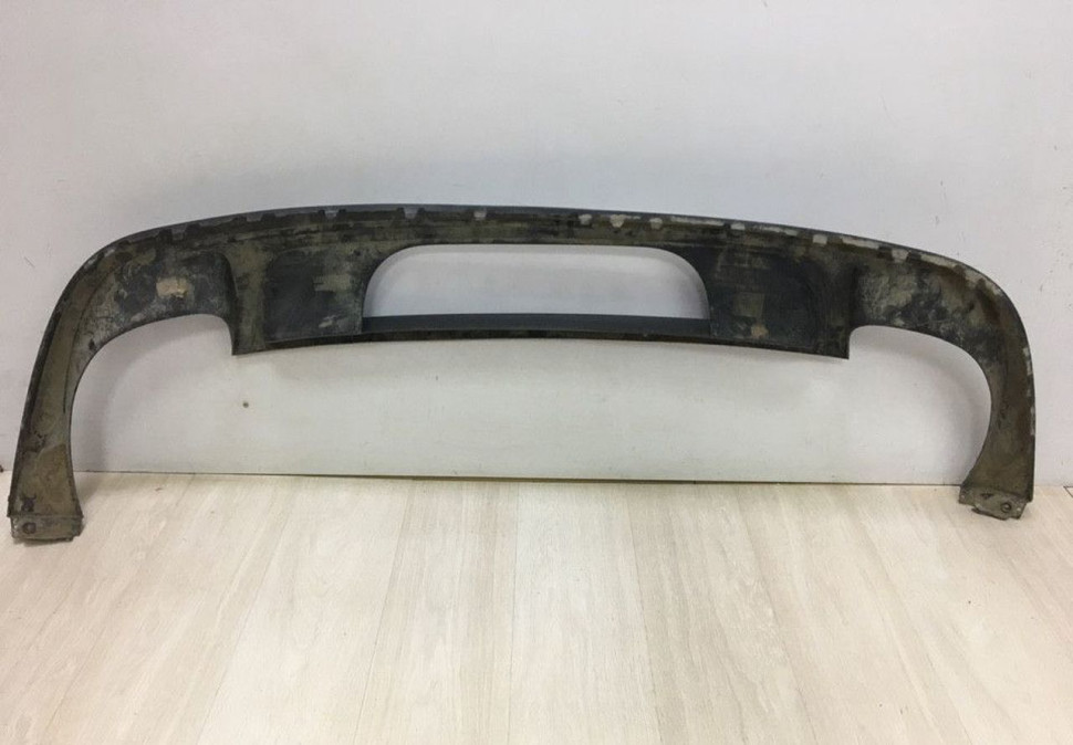 Спойлер заднего бампера Volkswagen Touareg NF oem 7P6807568 (скл-4) Спойлер заднего бампера Volkswagen Touareg NF oem 7P6807568 (скл-4)