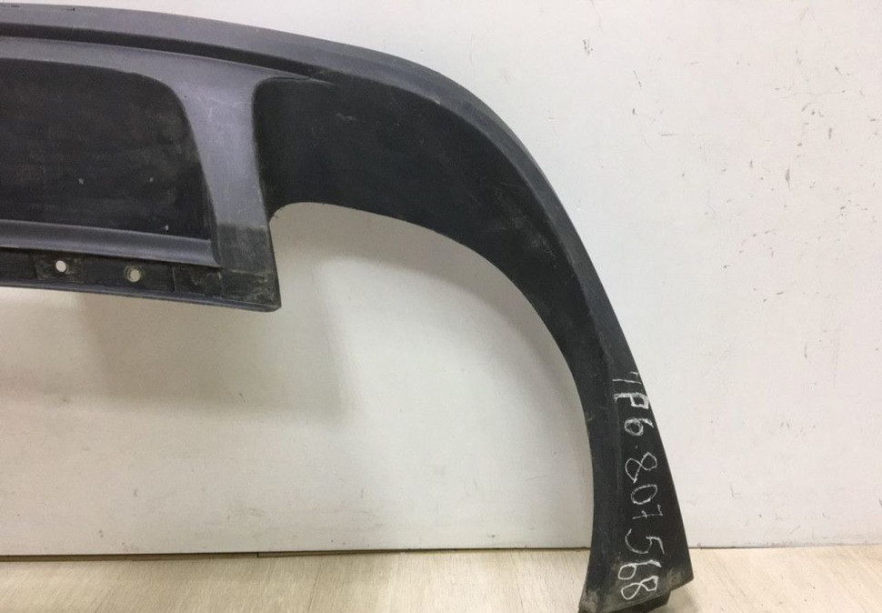 Спойлер заднего бампера Volkswagen Touareg NF oem 7P6807568 (скл-4) Спойлер заднего бампера Volkswagen Touareg NF oem 7P6807568 (скл-4)