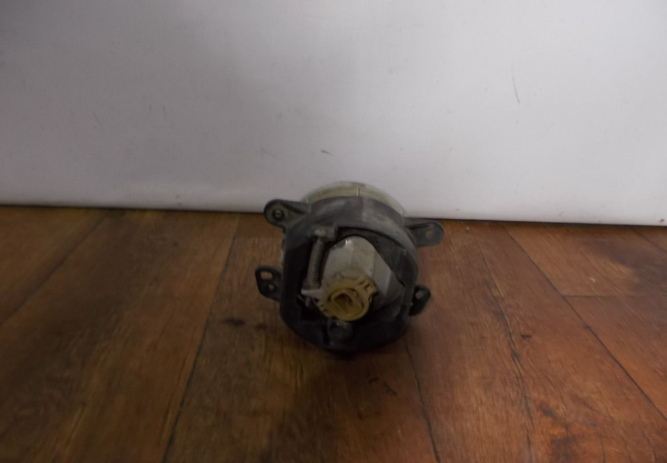 Фара противотуманная бу Jeep Grand Cherokee WK12 Фара противотуманная бу Jeep Grand Cherokee WK12