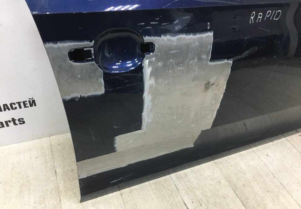 Дверь передняя правая Skoda Rapid OEM 5JA831052B Дверь передняя правая Skoda Rapid OEM 5JA831052B