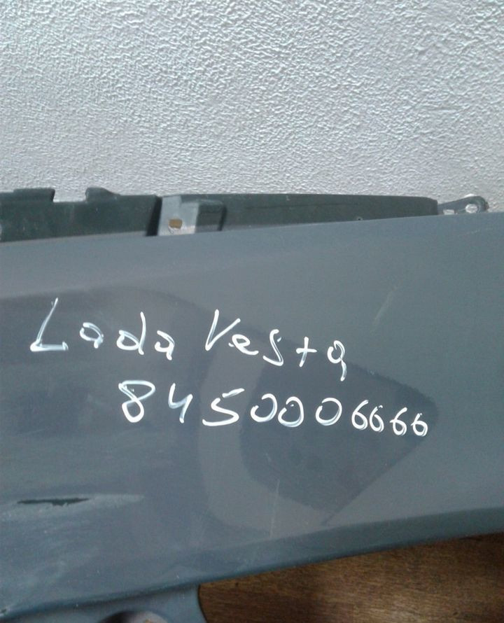 Передний бампер Lada Vesta (трещина) oem 8450006666 (скл-3) Передний бампер Lada Vesta (трещина) oem 8450006666 (скл-3)