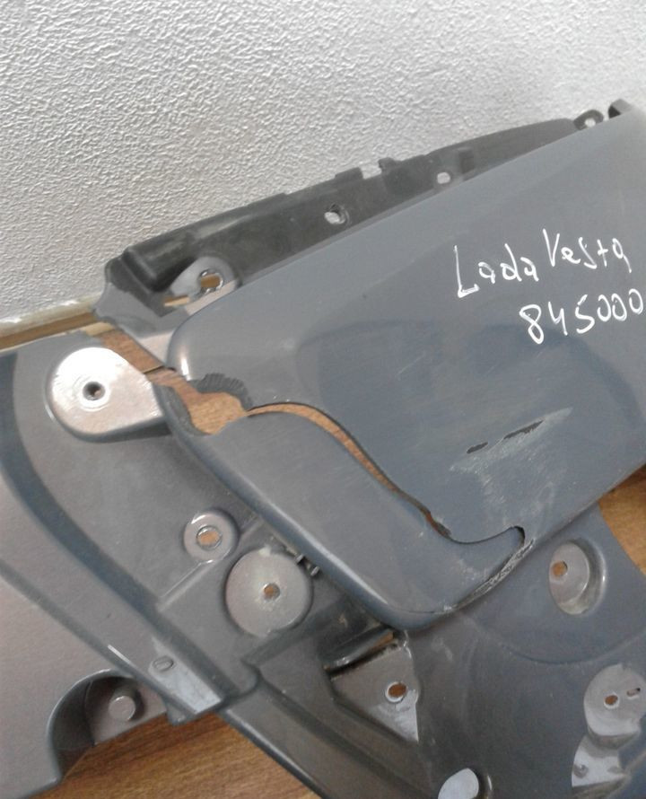 Передний бампер Lada Vesta (трещина) oem 8450006666 (скл-3) Передний бампер Lada Vesta (трещина) oem 8450006666 (скл-3)