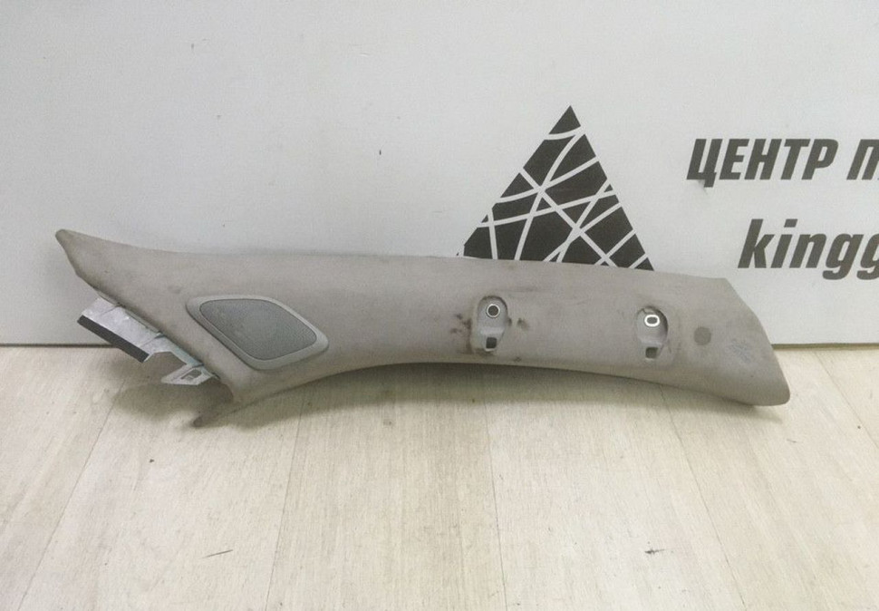 Обивка стойки лобового стекла правая Toyota Land Cruiser 200 oem 6221060300
